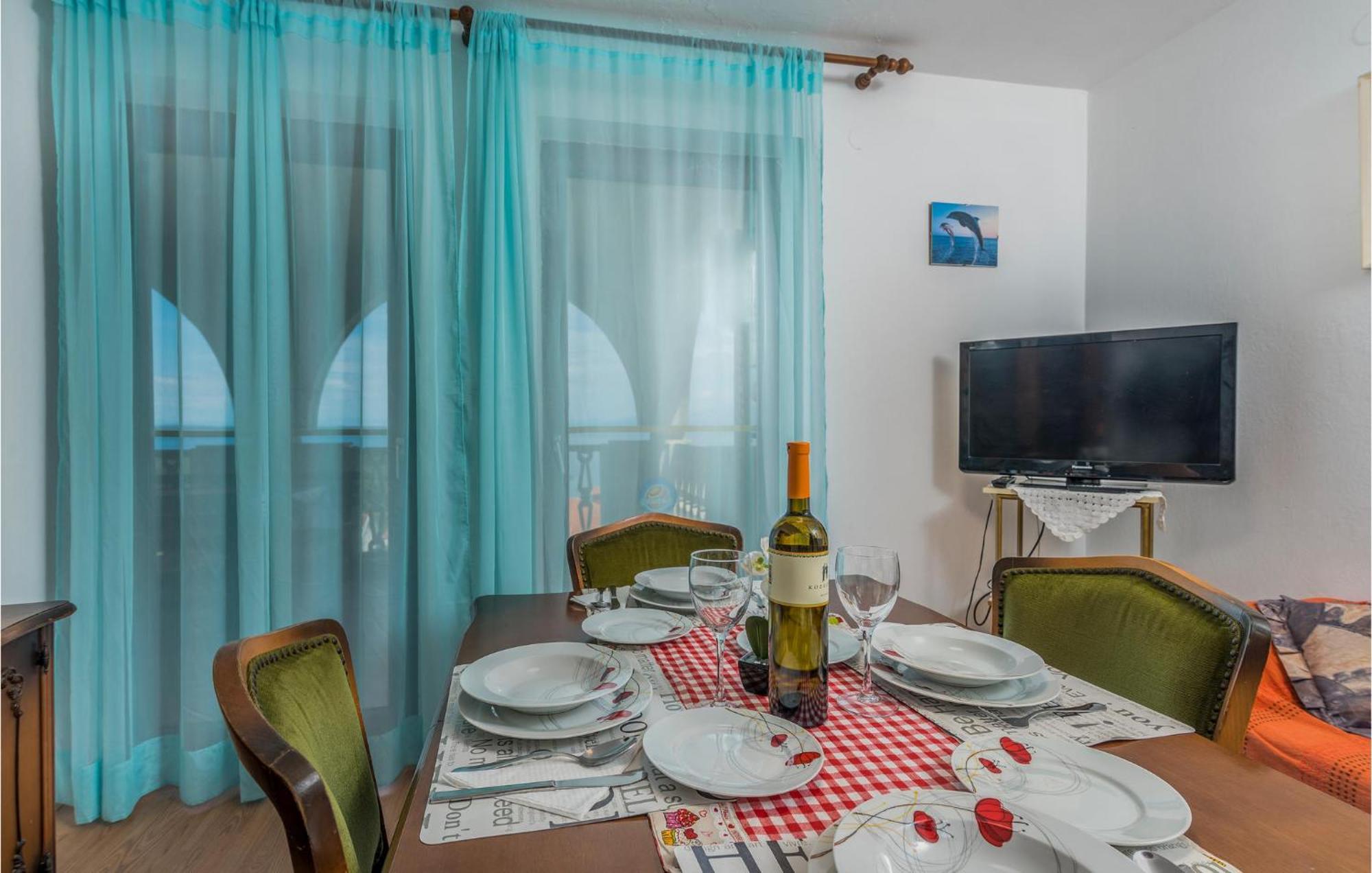 Lovely Apartment In Mali Losinj With Kitchen Kültér fotó