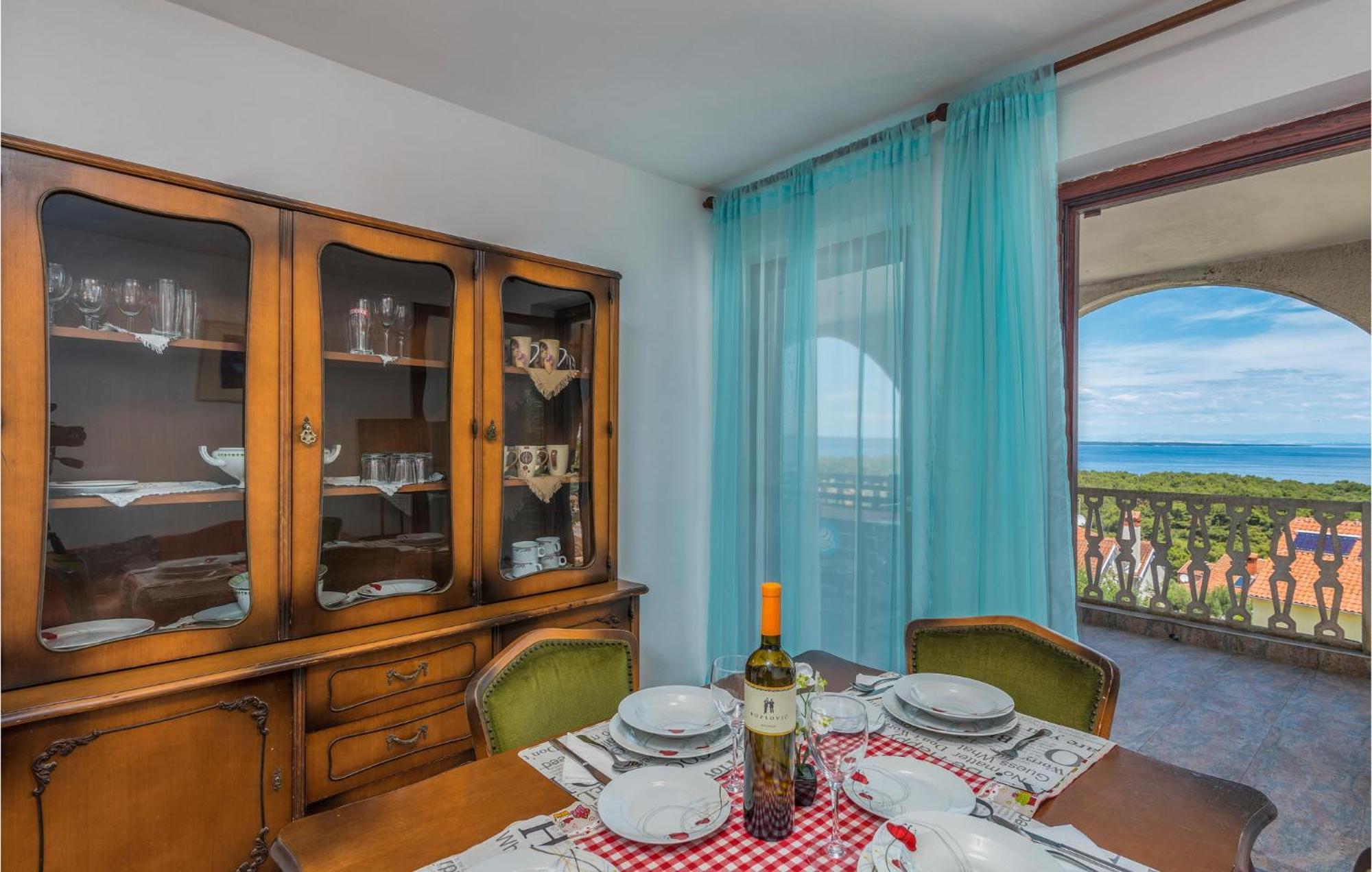 Lovely Apartment In Mali Losinj With Kitchen Kültér fotó