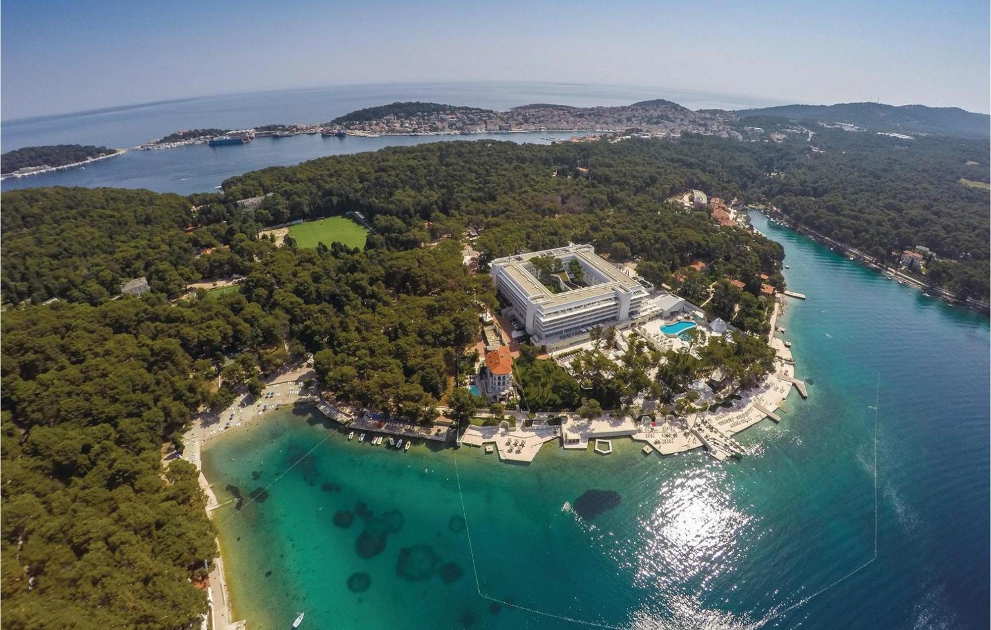 Lovely Apartment In Mali Losinj With Kitchen Kültér fotó