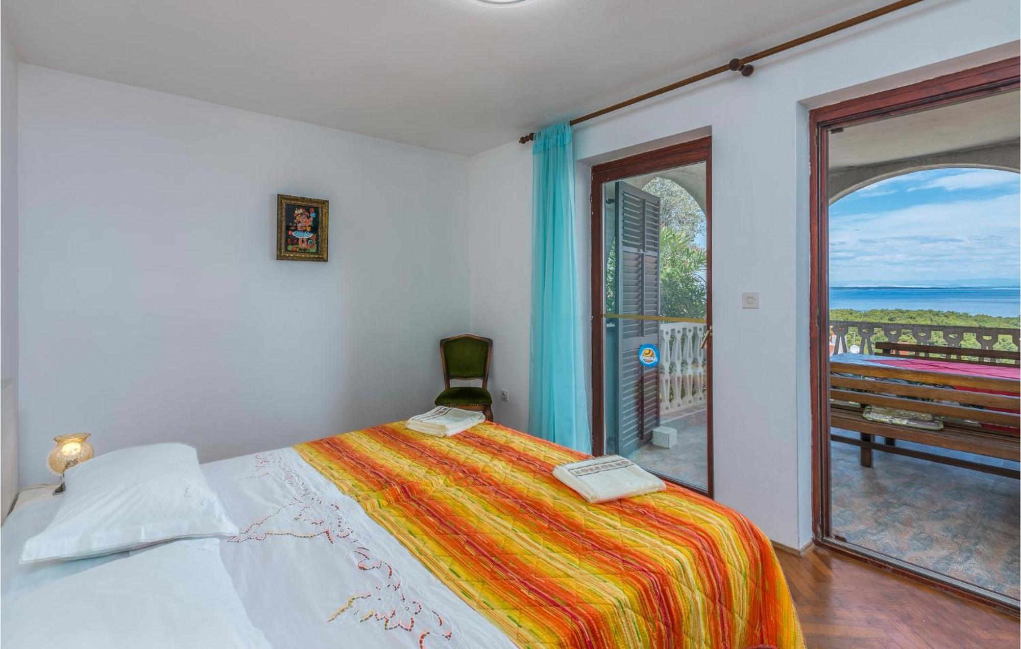 Lovely Apartment In Mali Losinj With Kitchen Kültér fotó